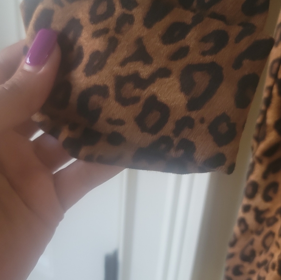 NWOT Lauren Ralph Lauren Brown Black Leopard Crew Neck Quarter Cuff Sleeve Top - Picture 4 of 9